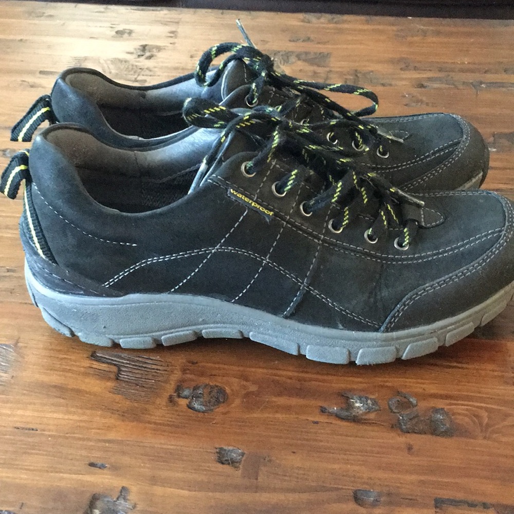 Comfortable shoes in great used condition!